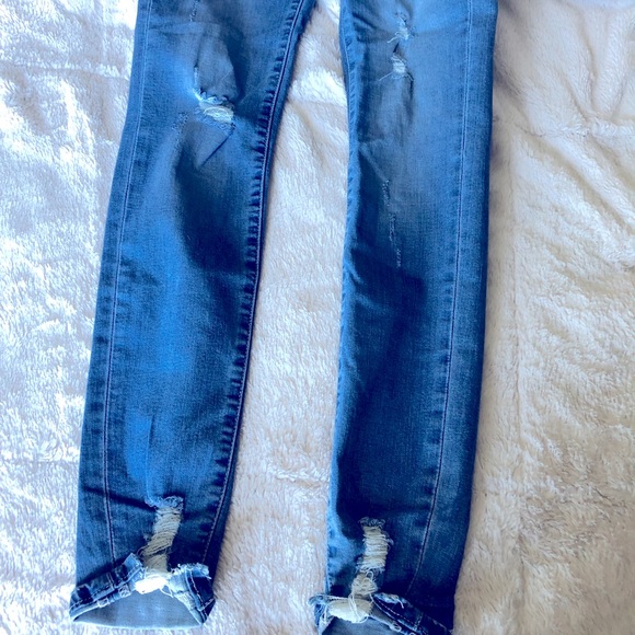 KanCan skinny jeans, light wash with distressing, size 1/24 - Picture 4 of 6